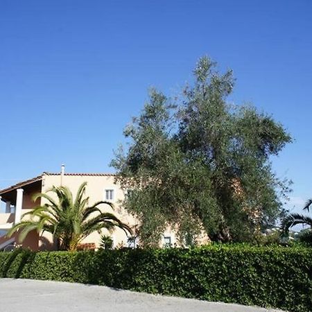 Villa Rosa Apartments 고우비아 외부 사진