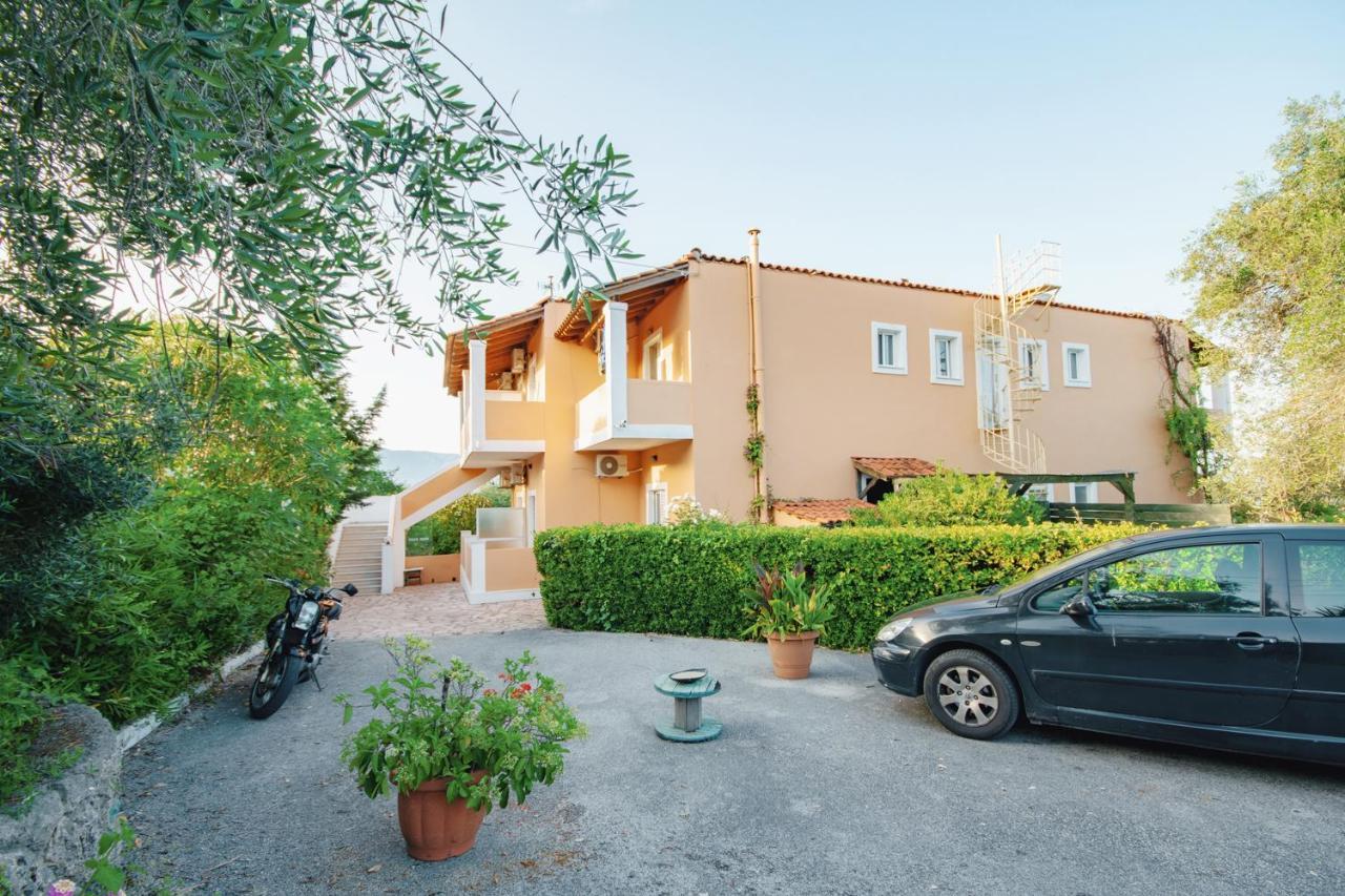 Villa Rosa Apartments 고우비아 외부 사진