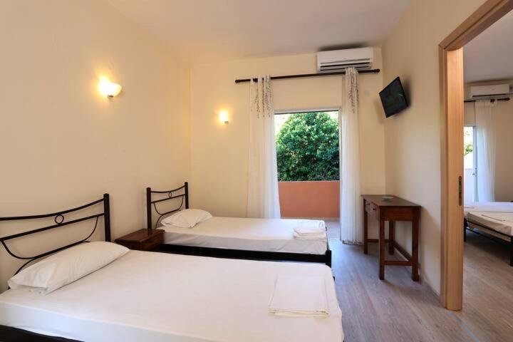 Villa Rosa Apartments 고우비아 외부 사진