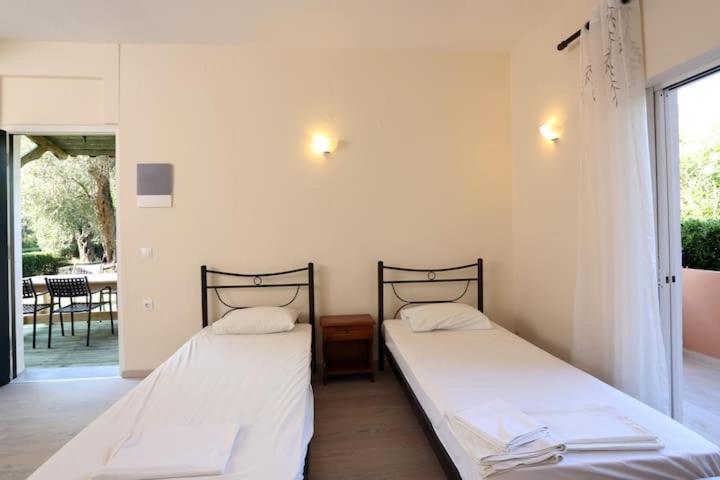 Villa Rosa Apartments 고우비아 외부 사진