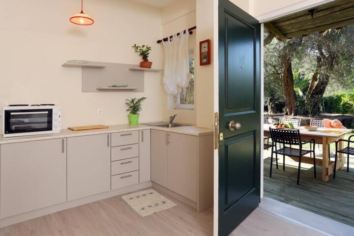 Villa Rosa Apartments 고우비아 외부 사진