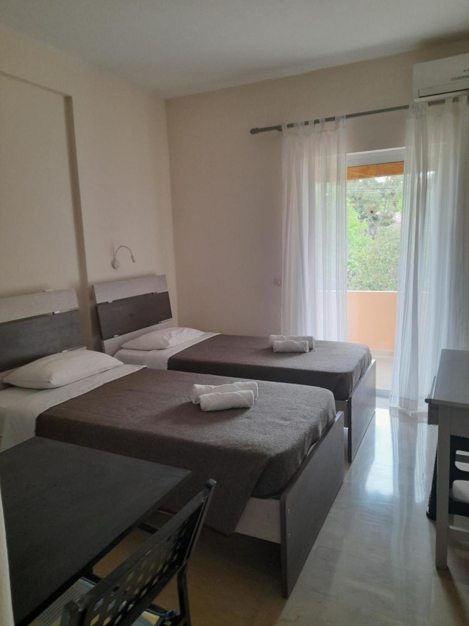 Villa Rosa Apartments 고우비아 외부 사진